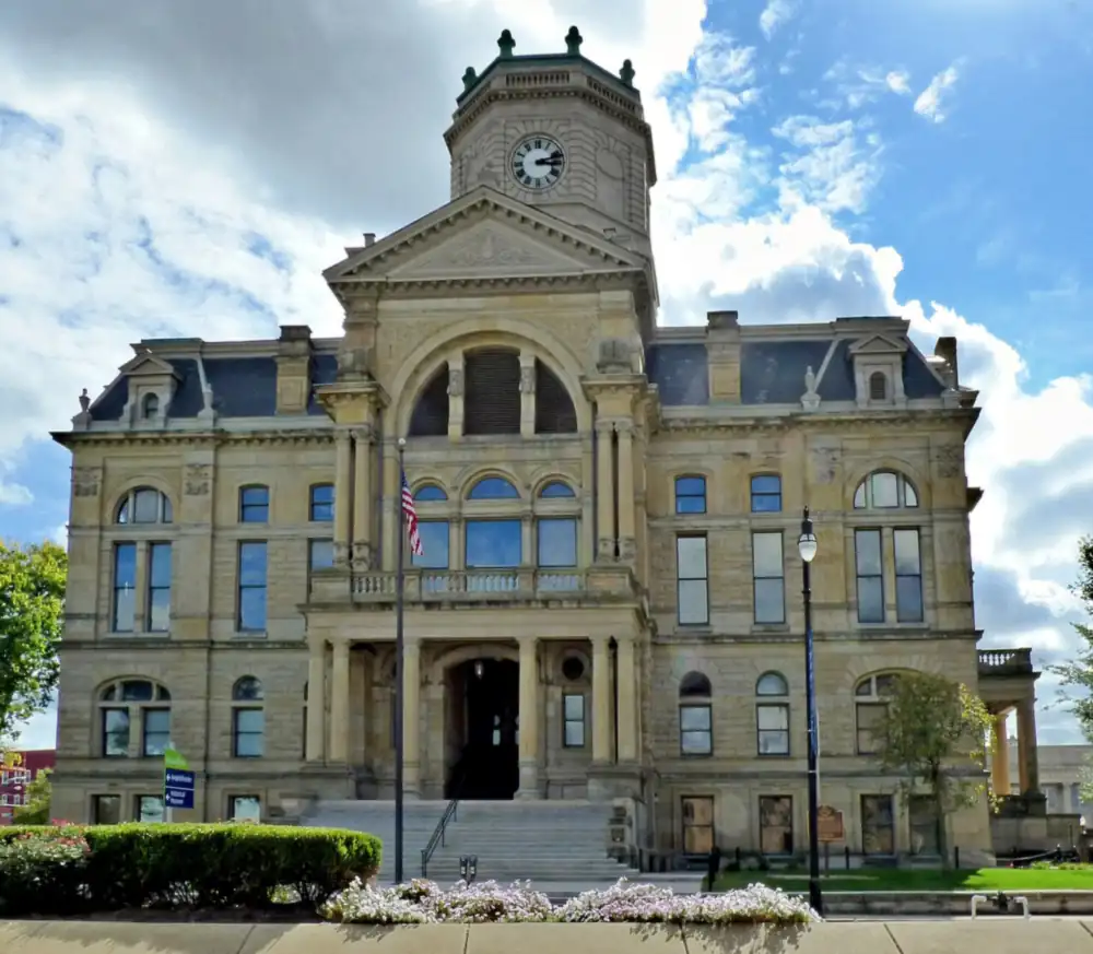 Photograph of the Butler County Courthouse north face in 2015
